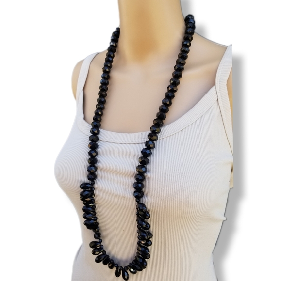 VINTAGE LONG ARTISAN MADE BLACK JET BEADED NECKLACE - Picture 2 of 7